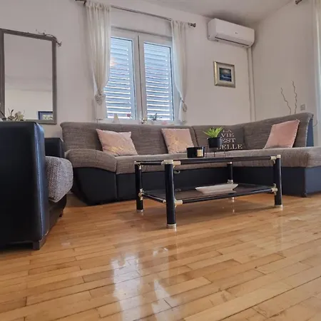 Apartment Sara