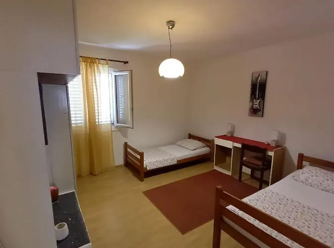 Sara Apartman Preko